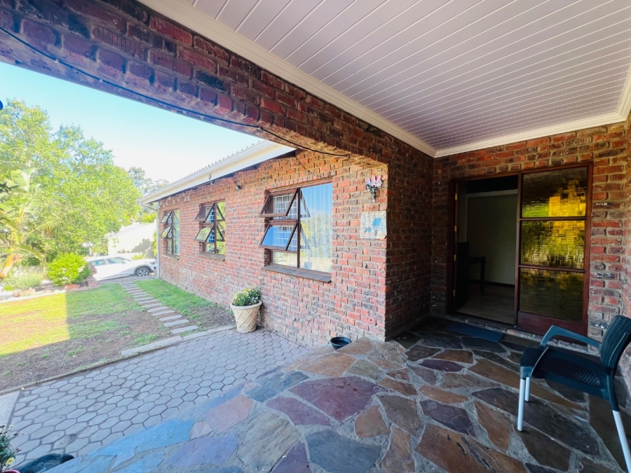 4 Bedroom Property for Sale in Twee Rivieren Western Cape